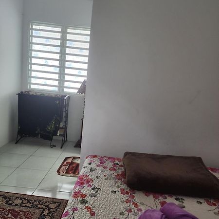 Mieda Rizqi Homestay Kampong Melayu Changkat Larah エクステリア 写真