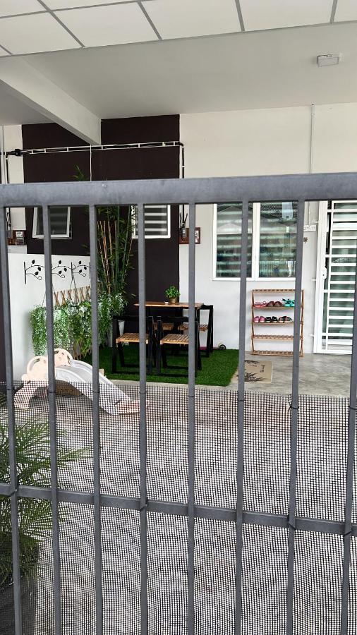 Mieda Rizqi Homestay Kampong Melayu Changkat Larah エクステリア 写真