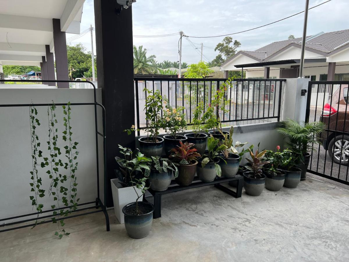 Mieda Rizqi Homestay Kampong Melayu Changkat Larah エクステリア 写真