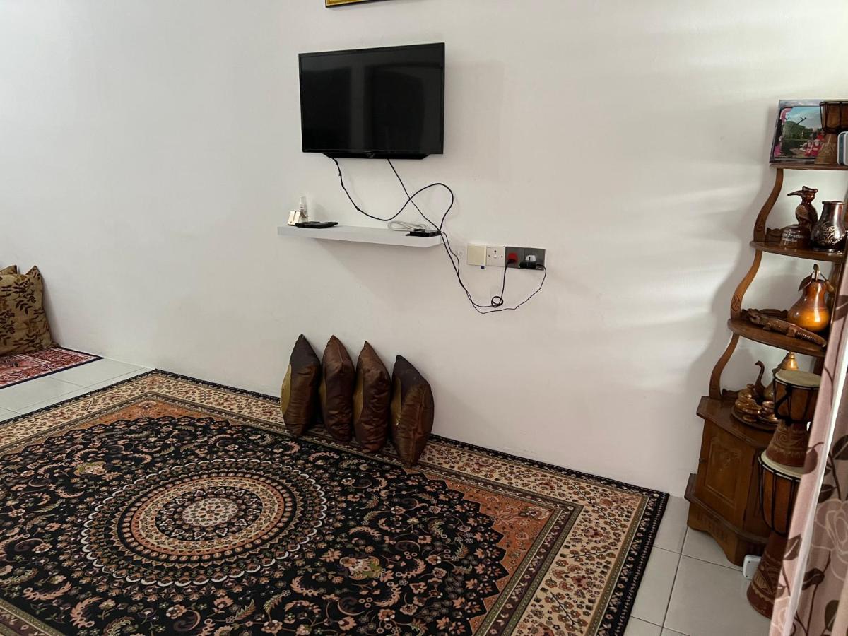 Mieda Rizqi Homestay Kampong Melayu Changkat Larah エクステリア 写真
