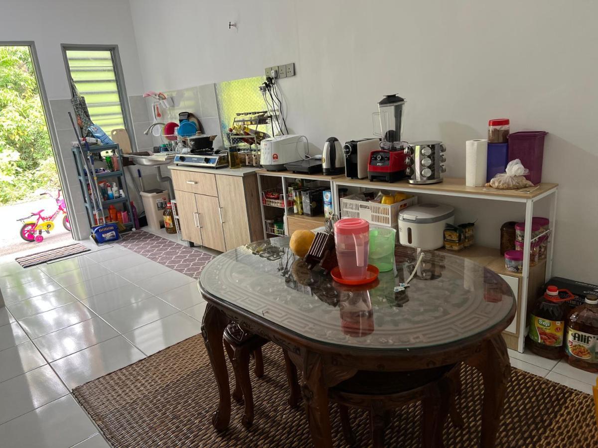Mieda Rizqi Homestay Kampong Melayu Changkat Larah エクステリア 写真